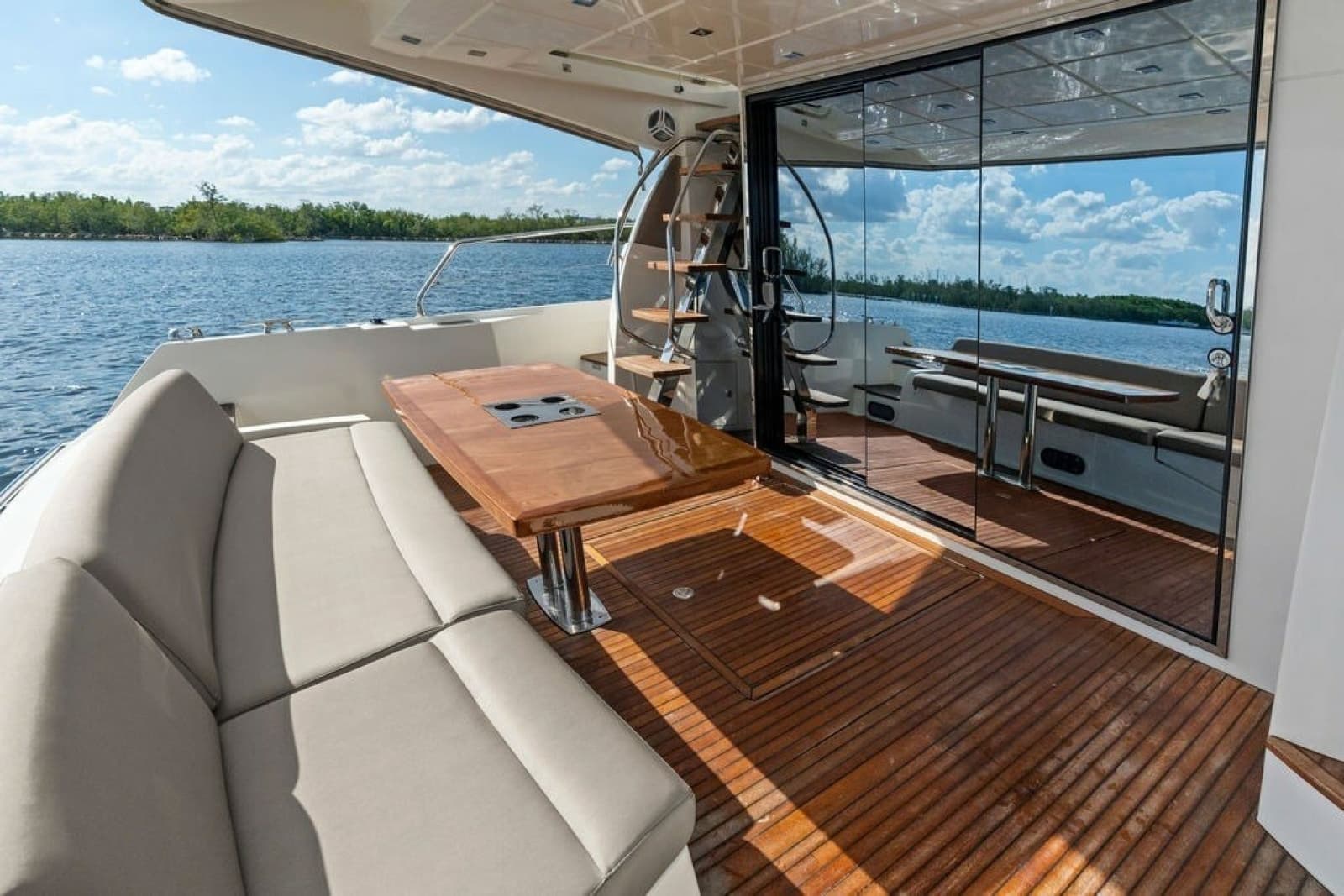 2015 Prestige 550 - Photo 31