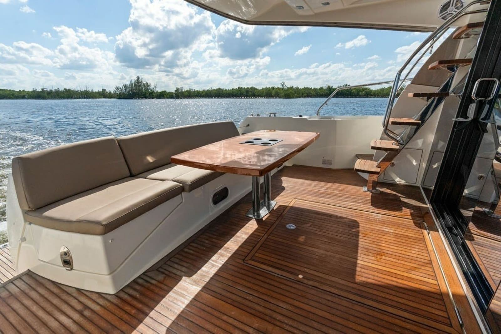 2015 Prestige 550 - Photo 33