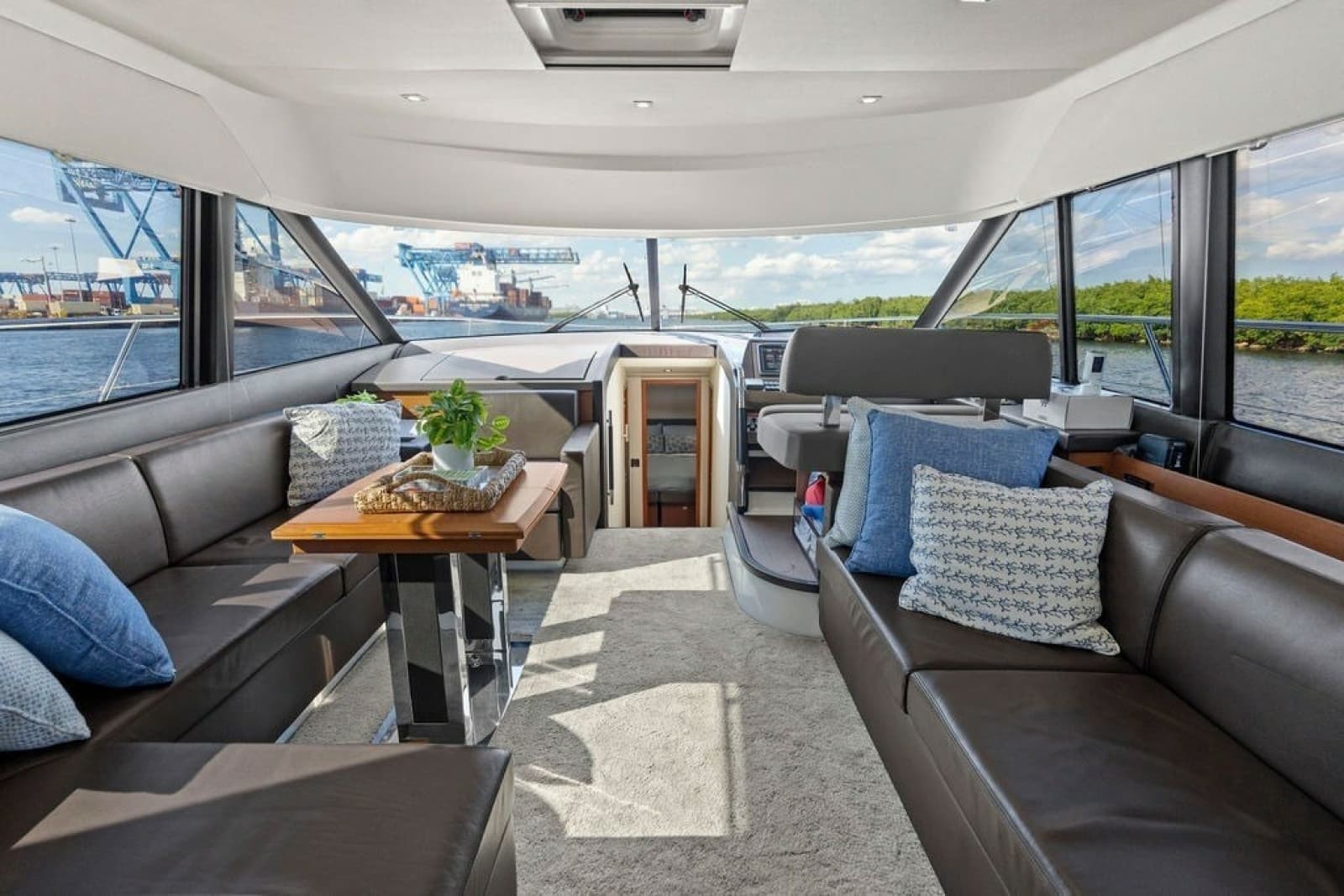 2015 Prestige 550 - Photo 48