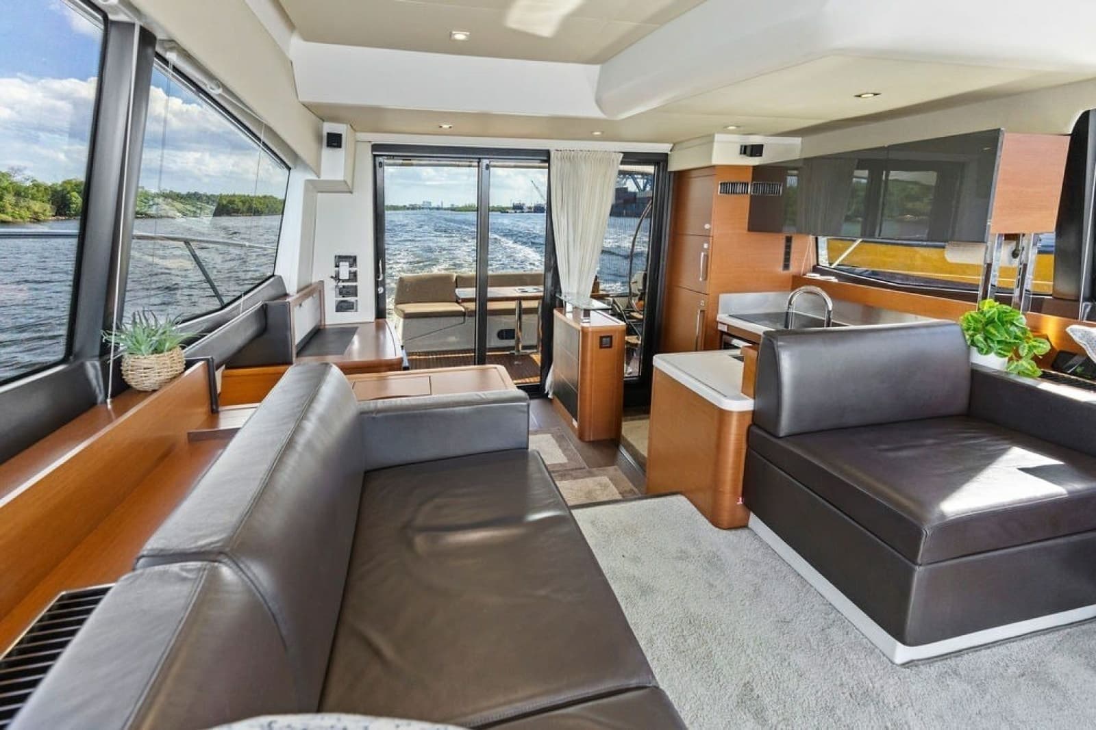 2015 Prestige 550 - Photo 49