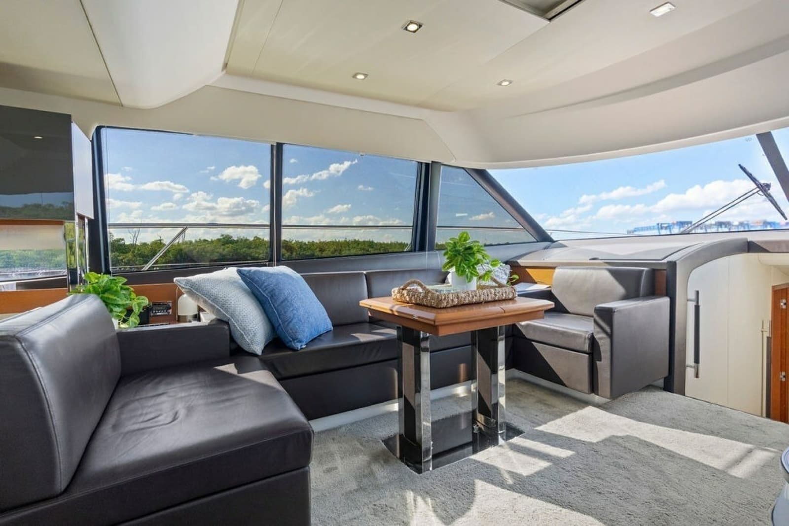 2015 Prestige 550 - Photo 45