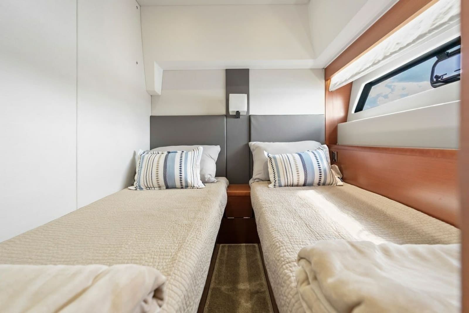 2015 Prestige 550 - Photo 72