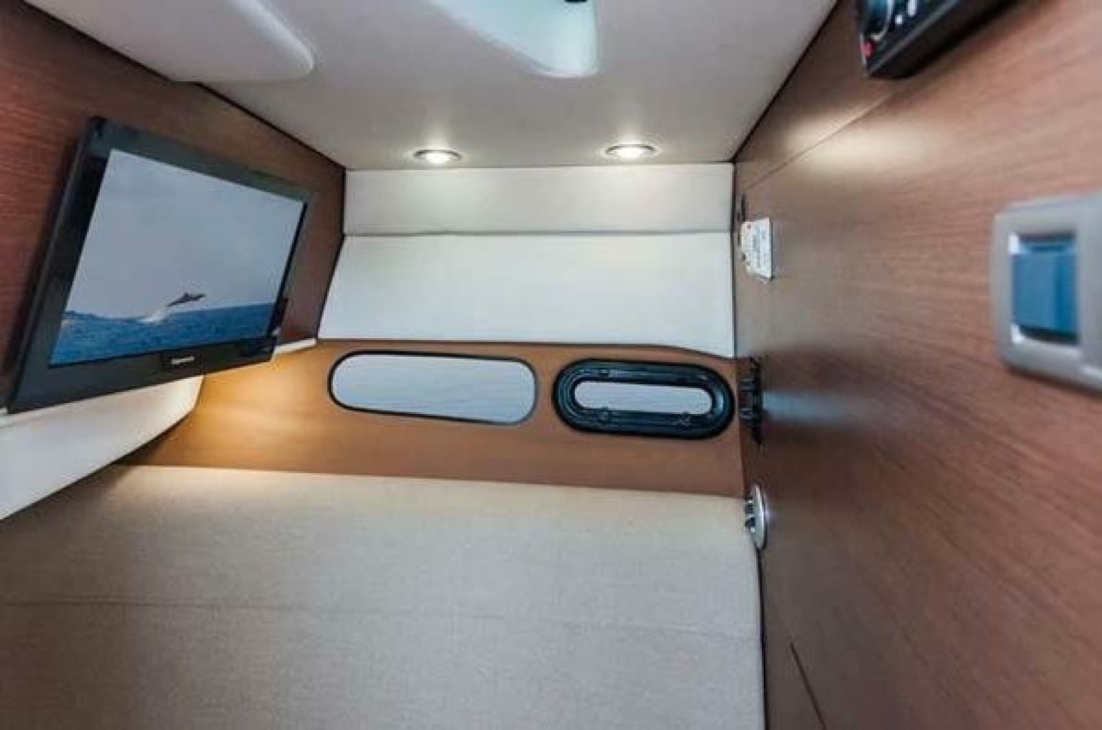 2015 Sea Ray SLX 350 - Photo 31