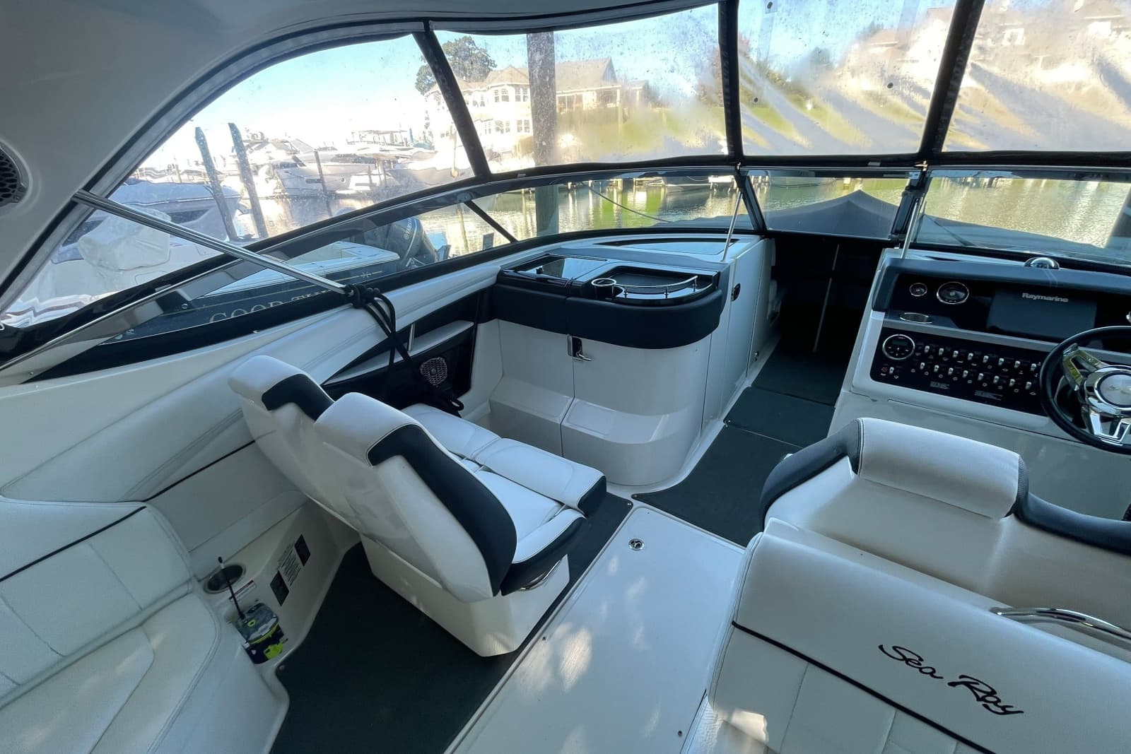 2015 Sea Ray SLX 350 - Photo 9