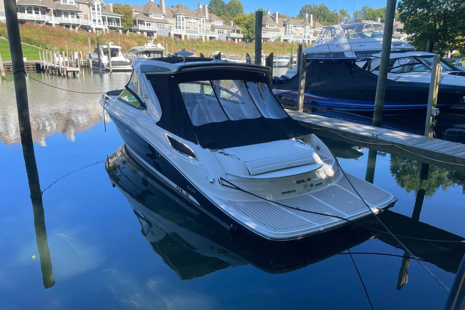 2015 Sea Ray SLX 350 - Photo 3