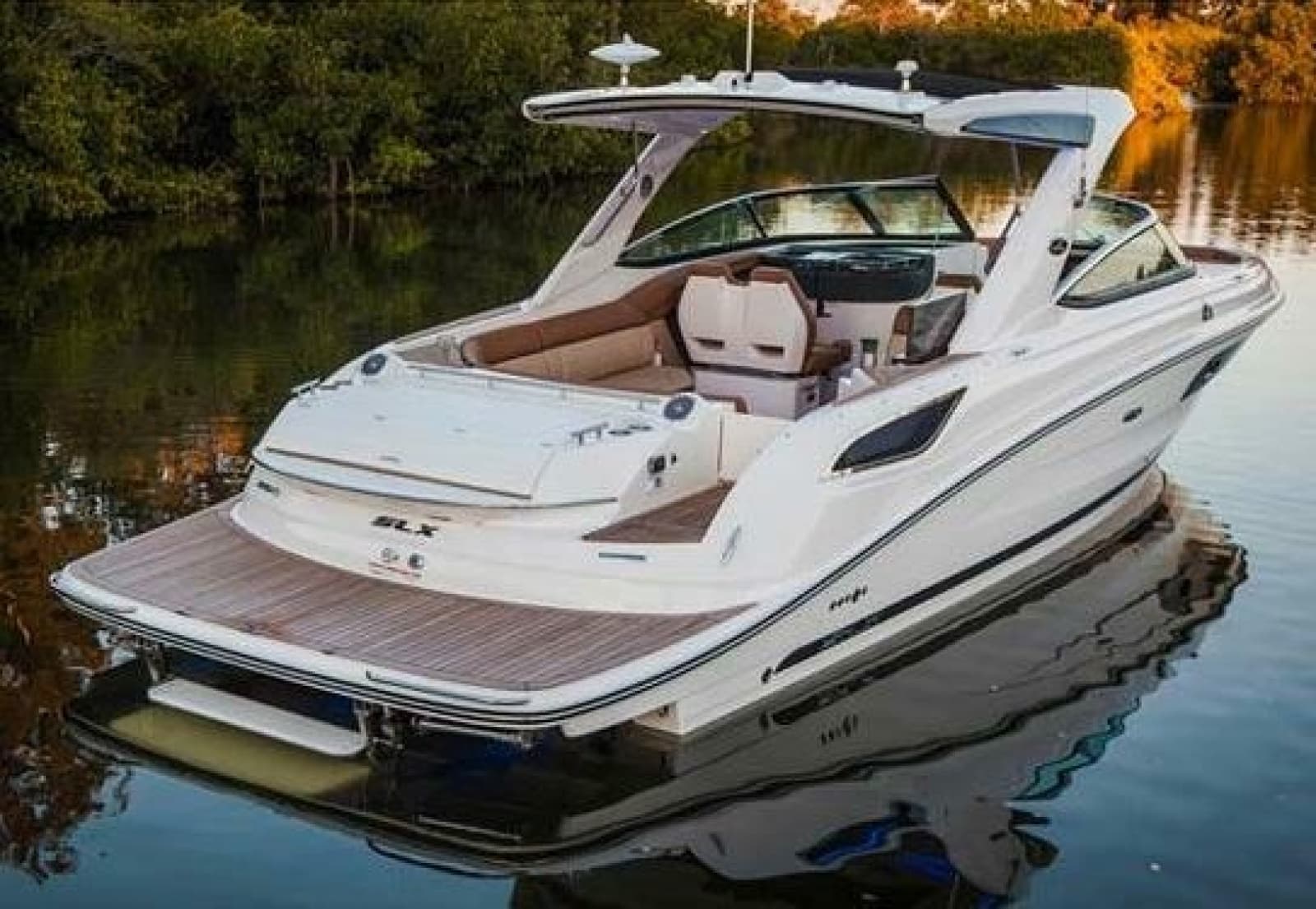 2015 Sea Ray SLX 350 - Photo 25