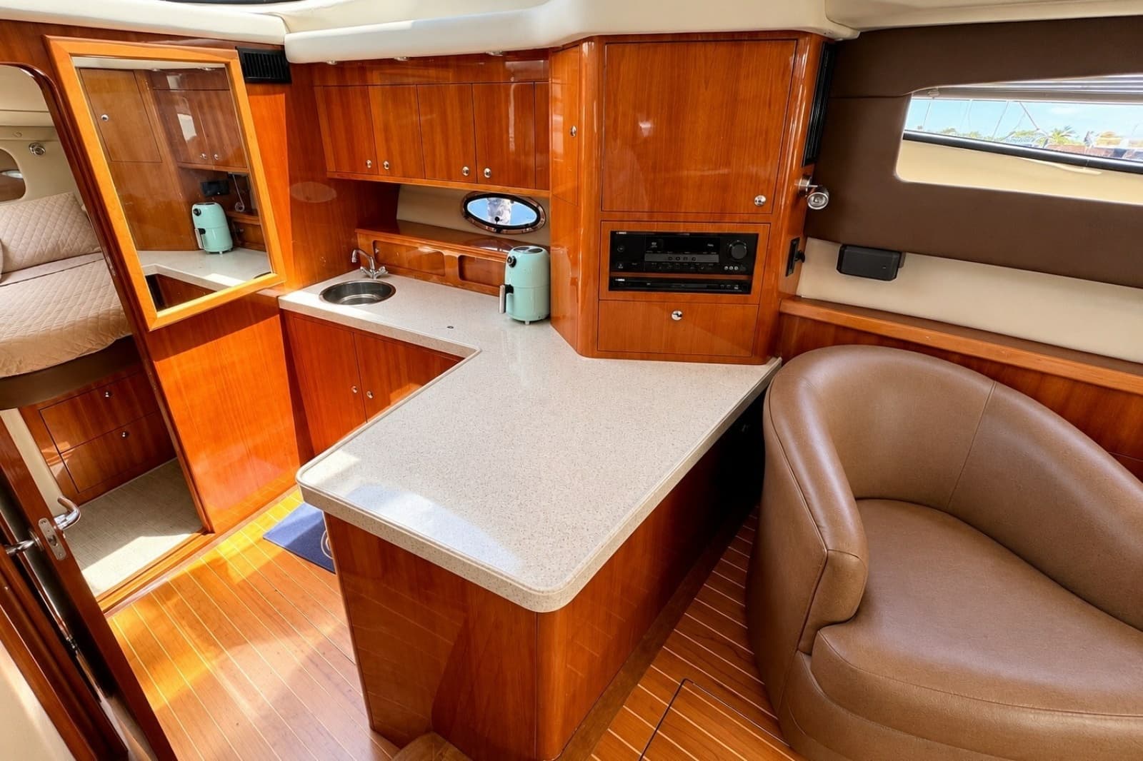 2009 Regal 4080 Sportyacht - Photo 8