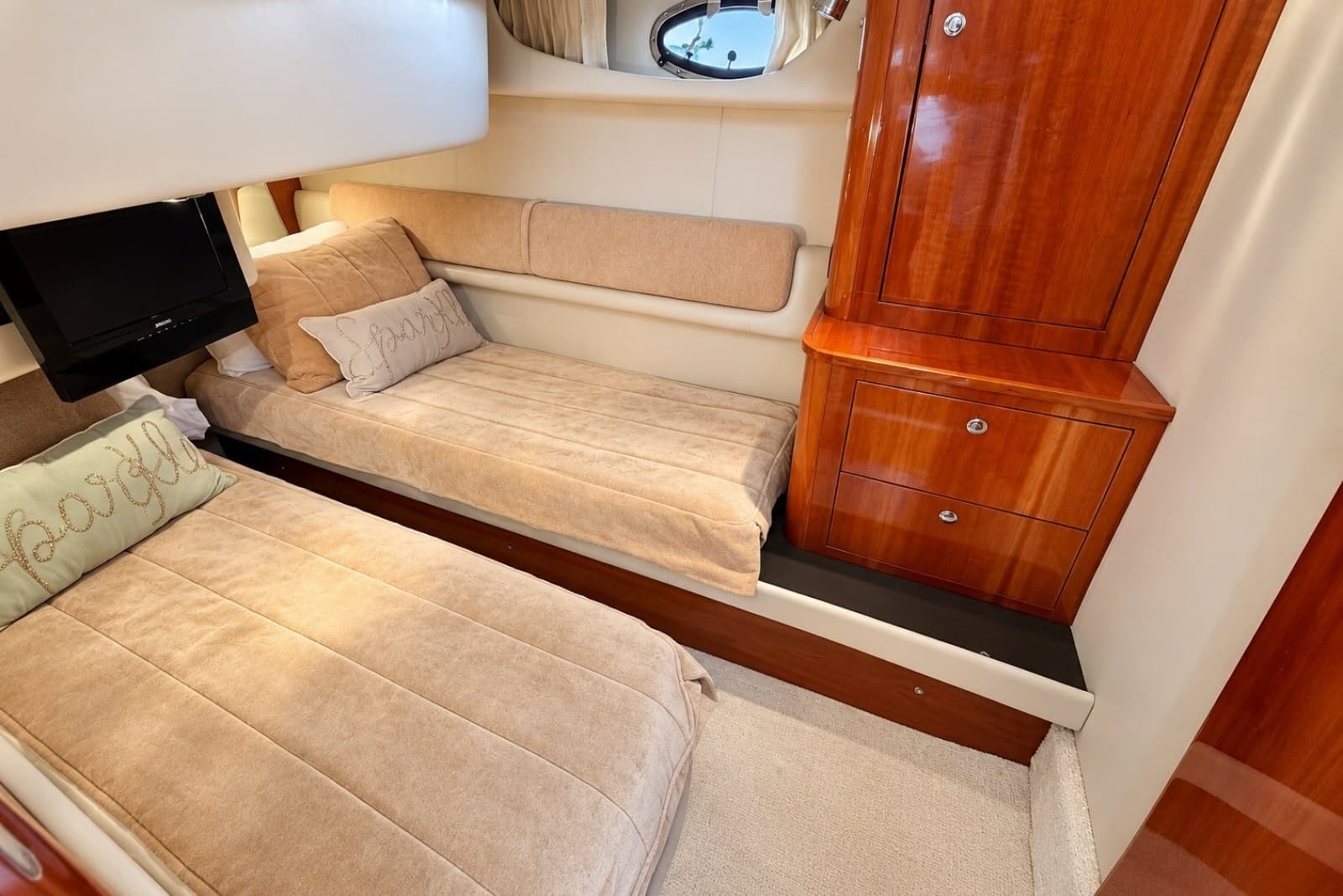 2009 Regal 4080 Sportyacht - Photo 10