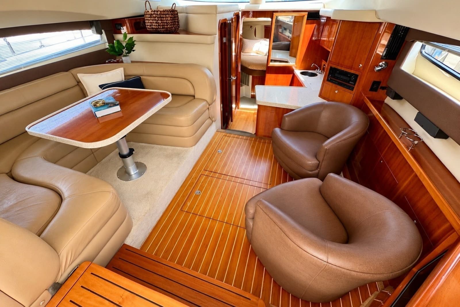 2009 Regal 4080 Sportyacht - Photo 7