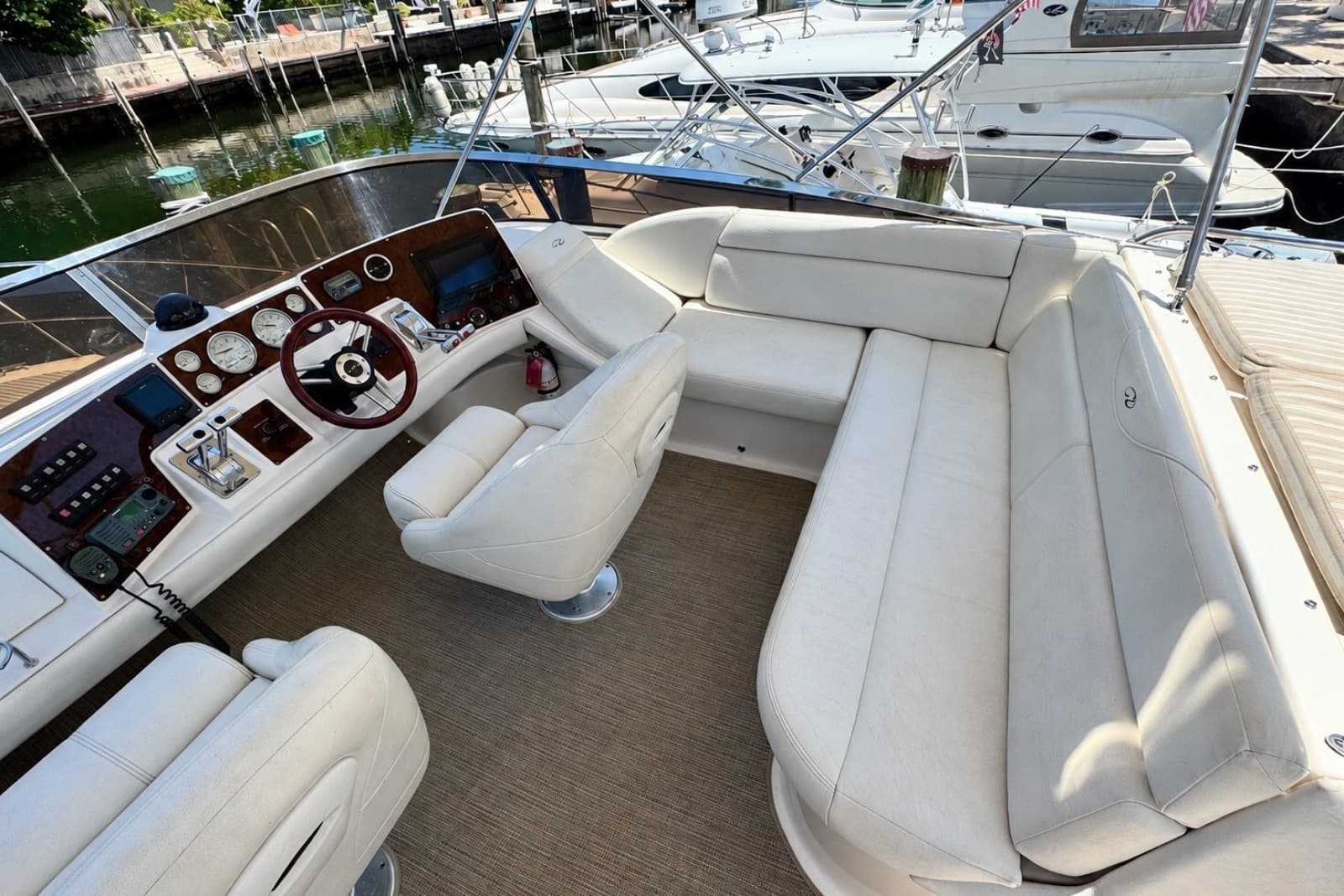 2009 Regal 4080 Sportyacht - Photo 5
