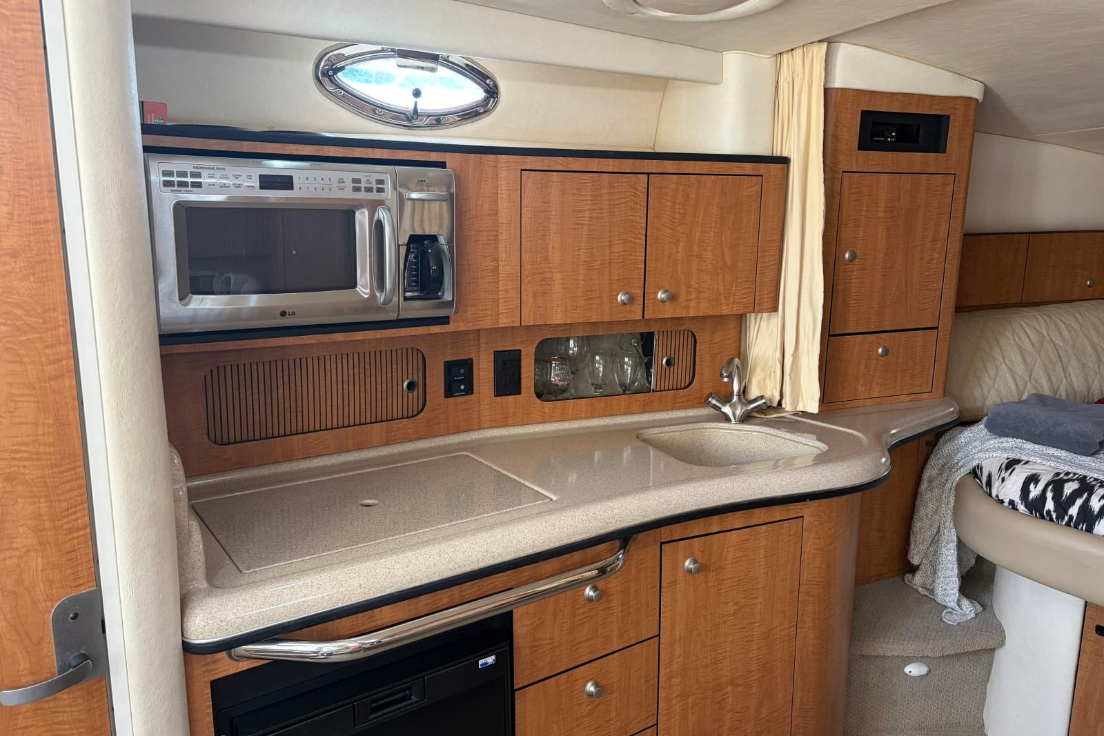 2006 Sea Ray Sundancer 320 - Photo 17