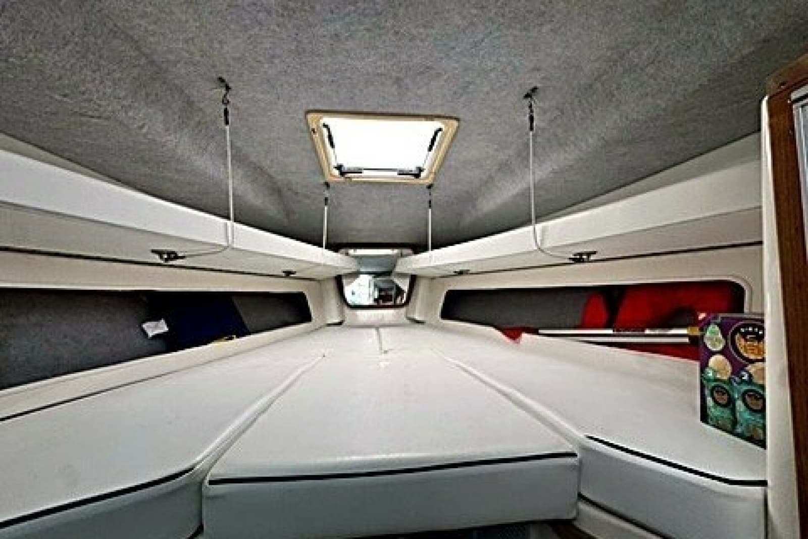 2003 Contender 35 Side Console - Photo 14