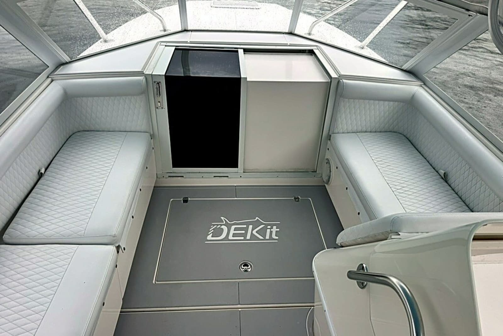 2003 Contender 35 Side Console - Photo 9