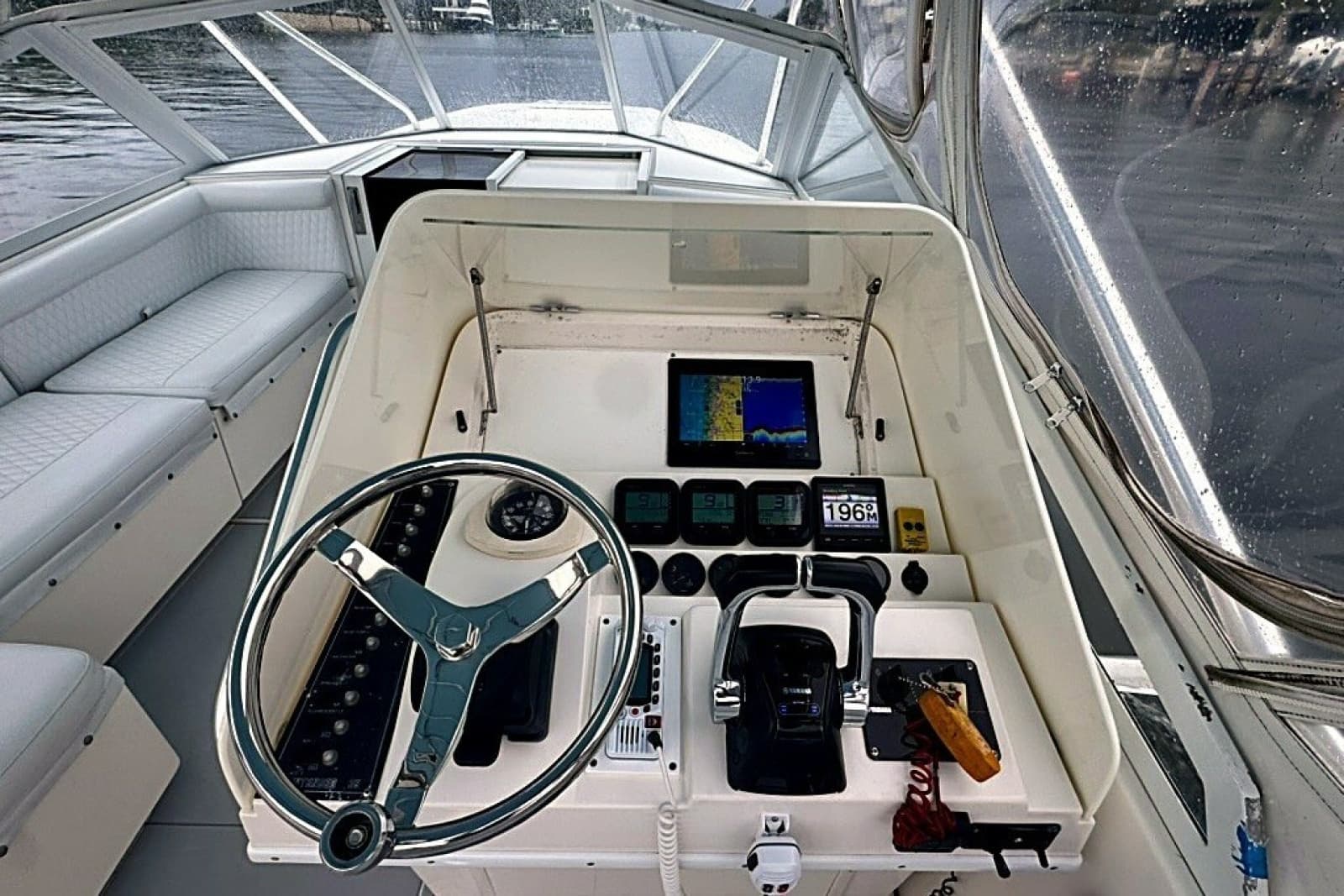 2003 Contender 35 Side Console - Photo 8