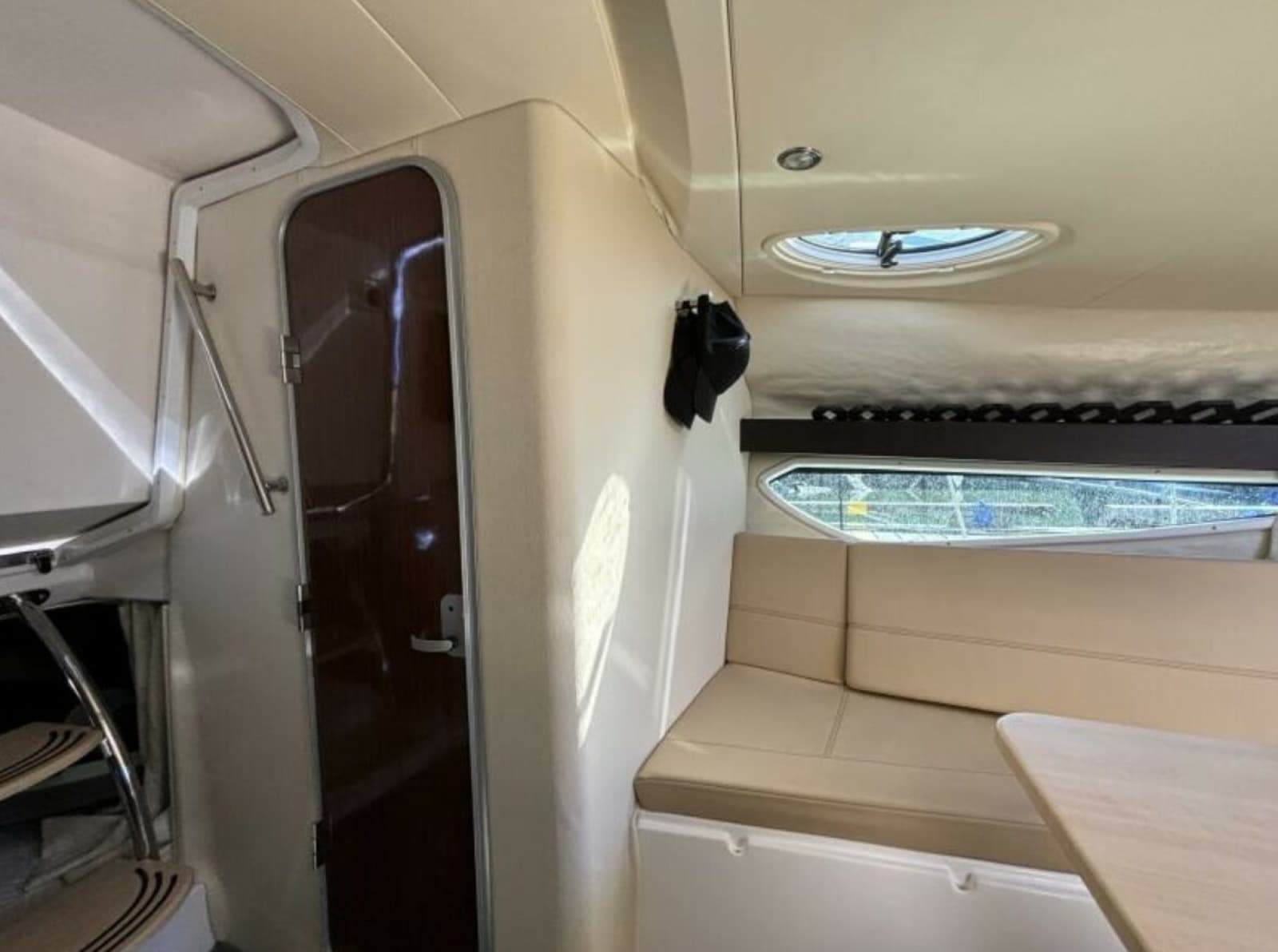 2014 Regal 28 Express - Photo 21