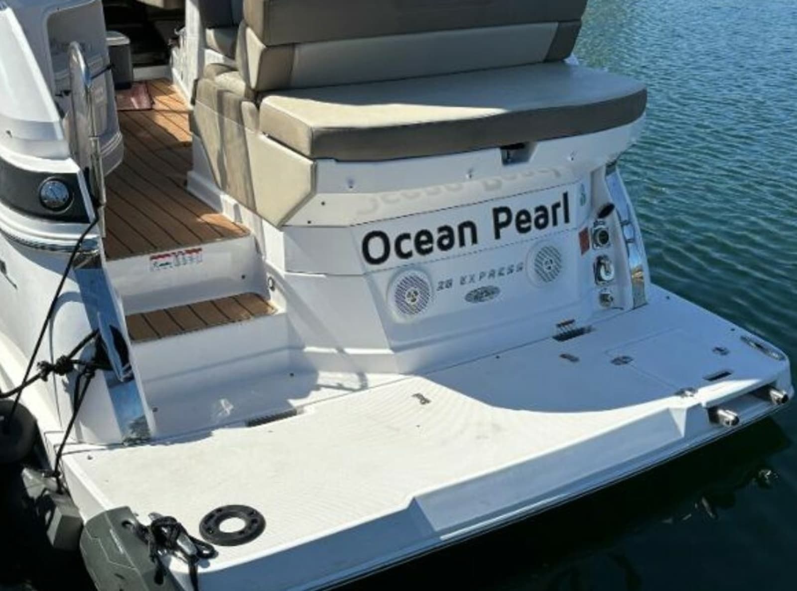 2014 Regal 28 Express - Photo 7