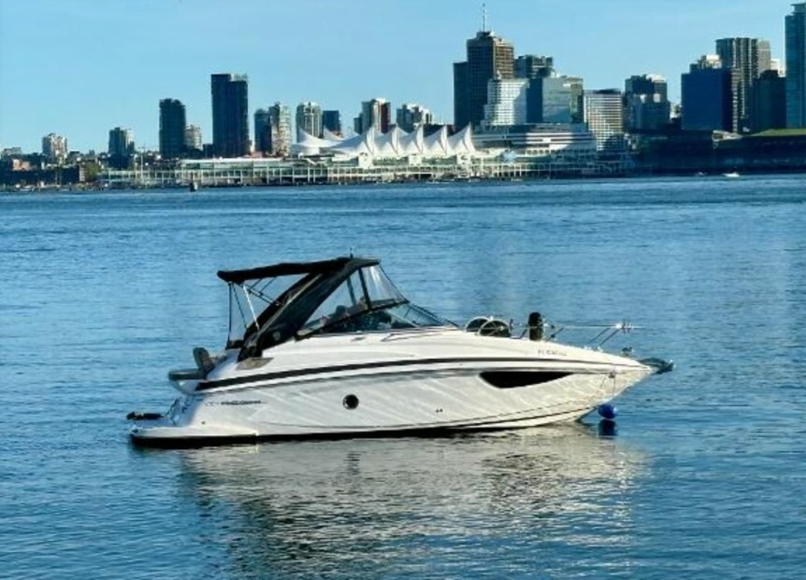 2014 Regal 28 Express - Photo 1