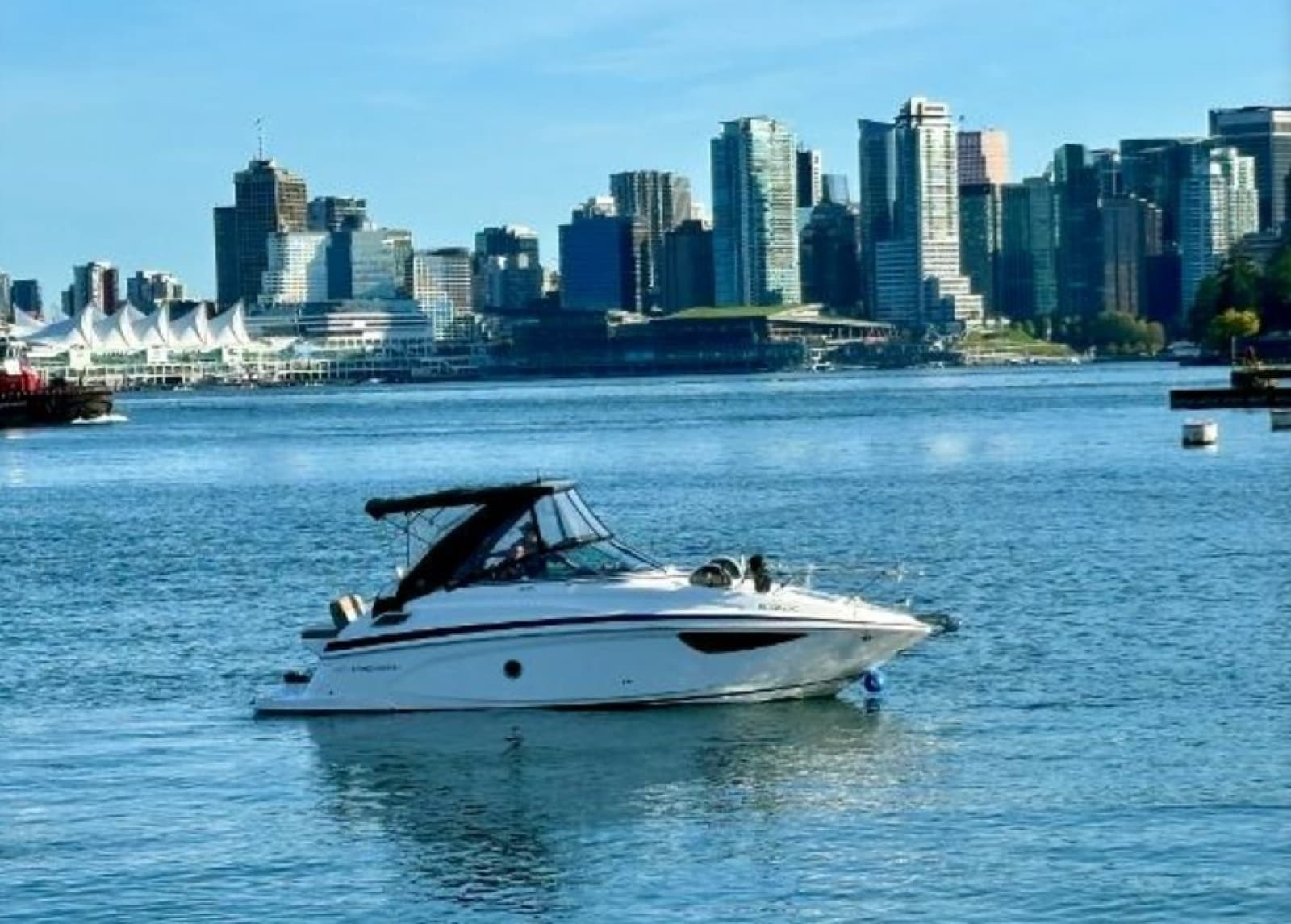 2014 Regal 28 Express - Photo 2