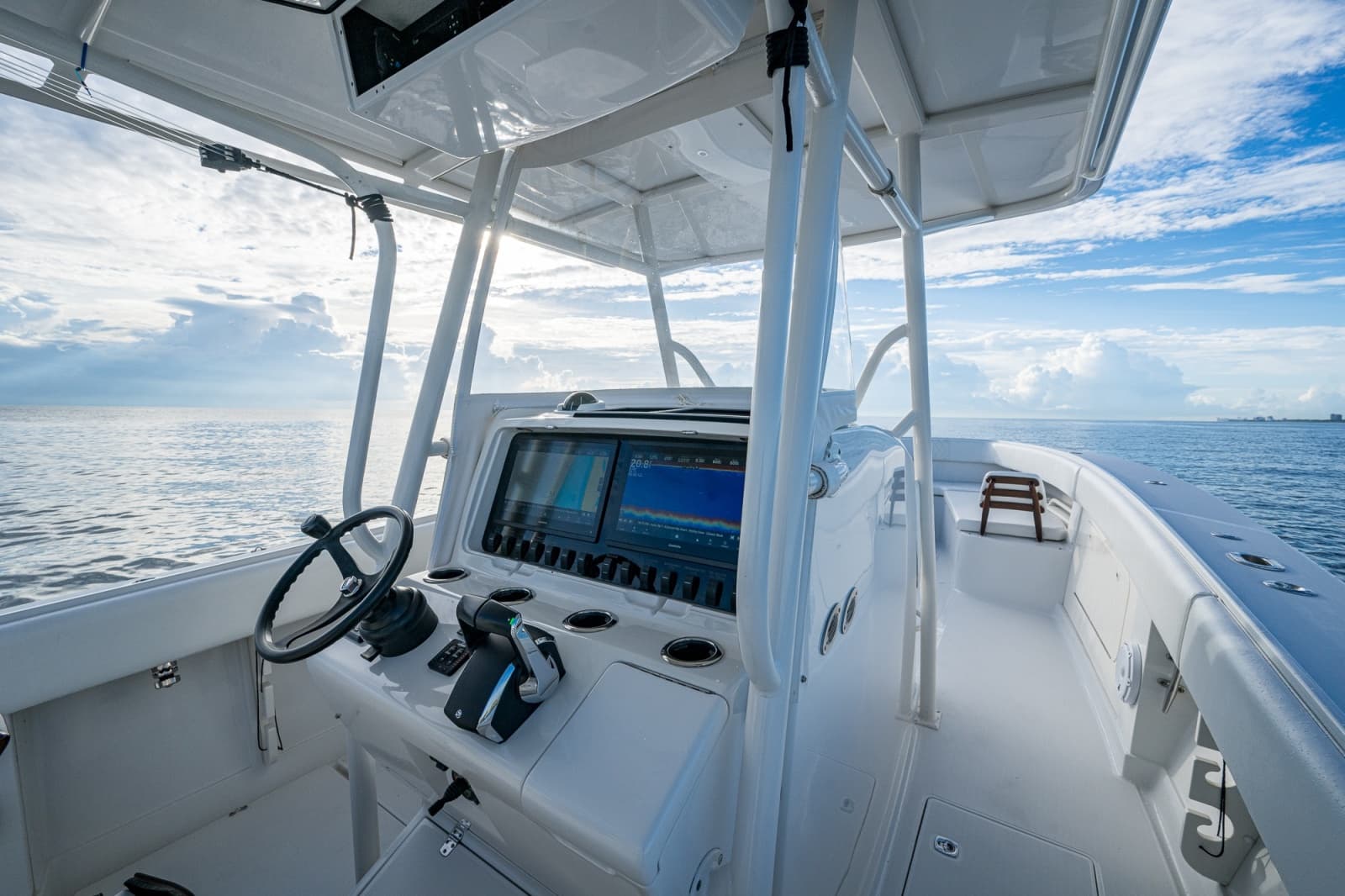 2006 Jupiter 38 FS - Photo 9