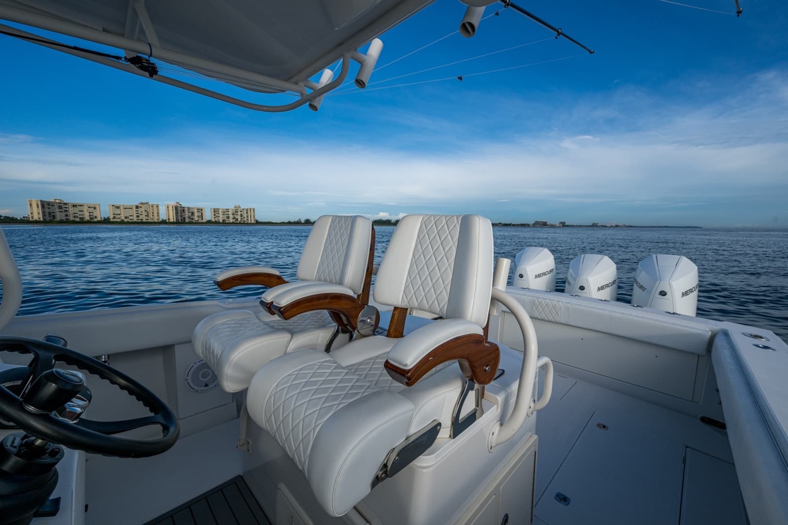 2006 Jupiter 38 FS - Photo 11