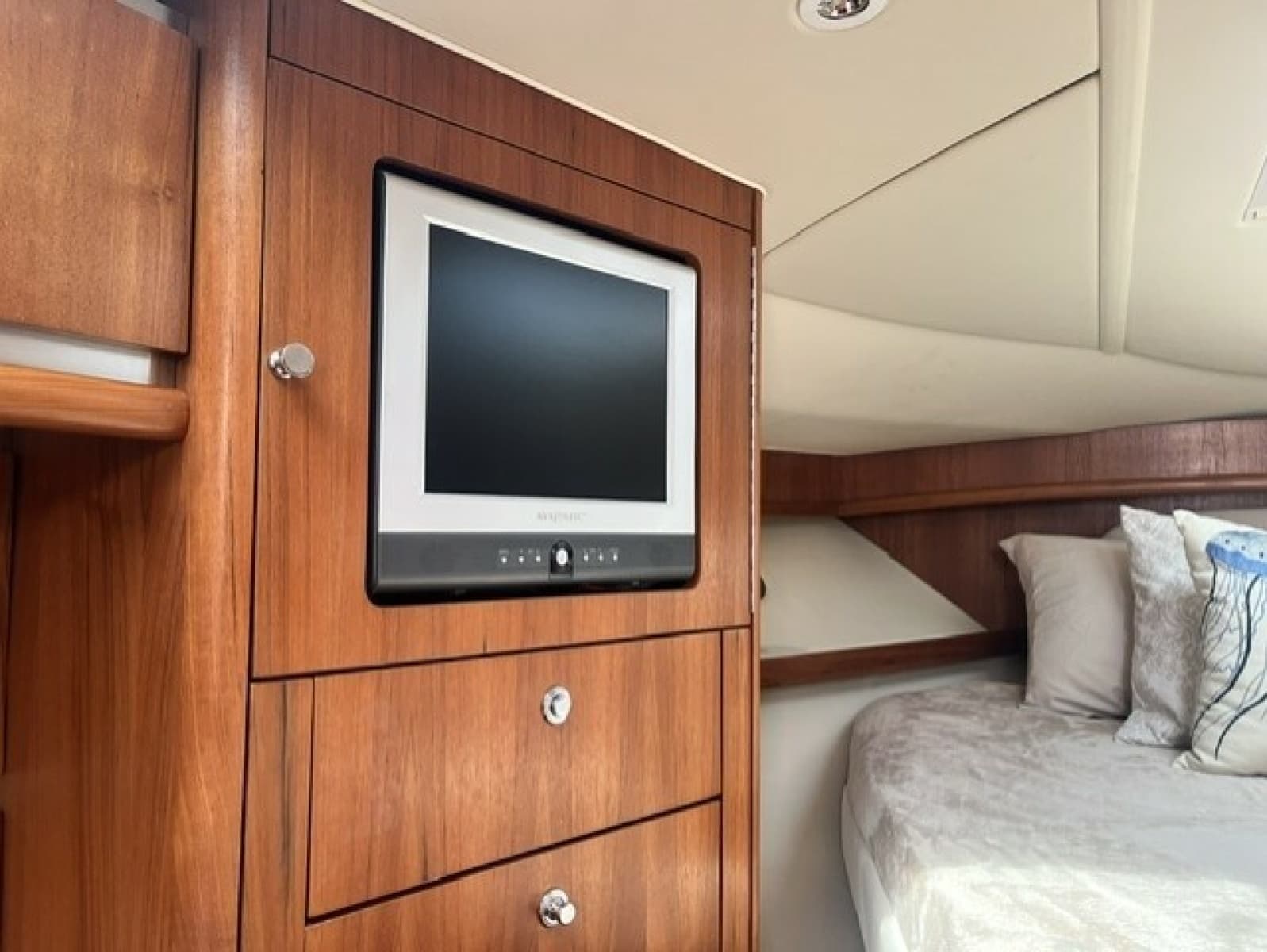 2006 Tiara Yachts 3200 Open - Photo 14