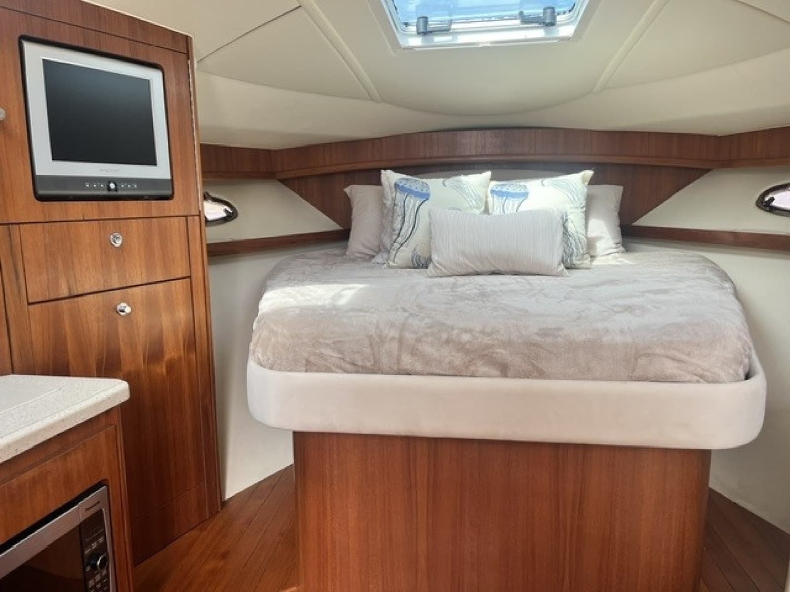 2006 Tiara Yachts 3200 Open - Photo 12
