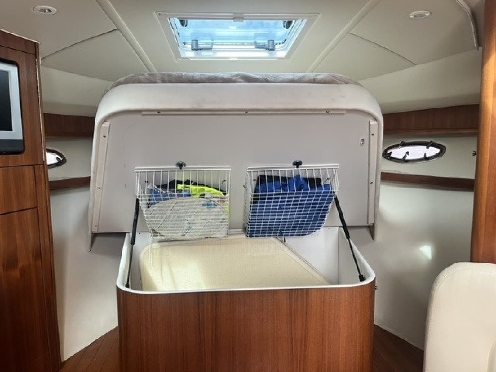 2006 Tiara Yachts 3200 Open - Photo 13