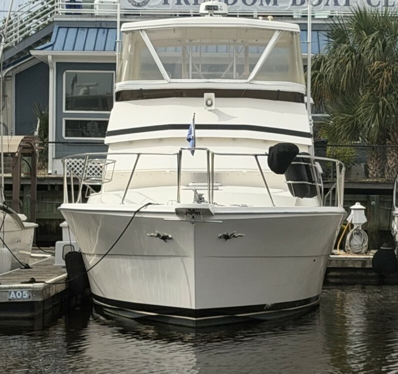 1990 Viking 44 Aft Cabin Motor Yacht - Photo 3