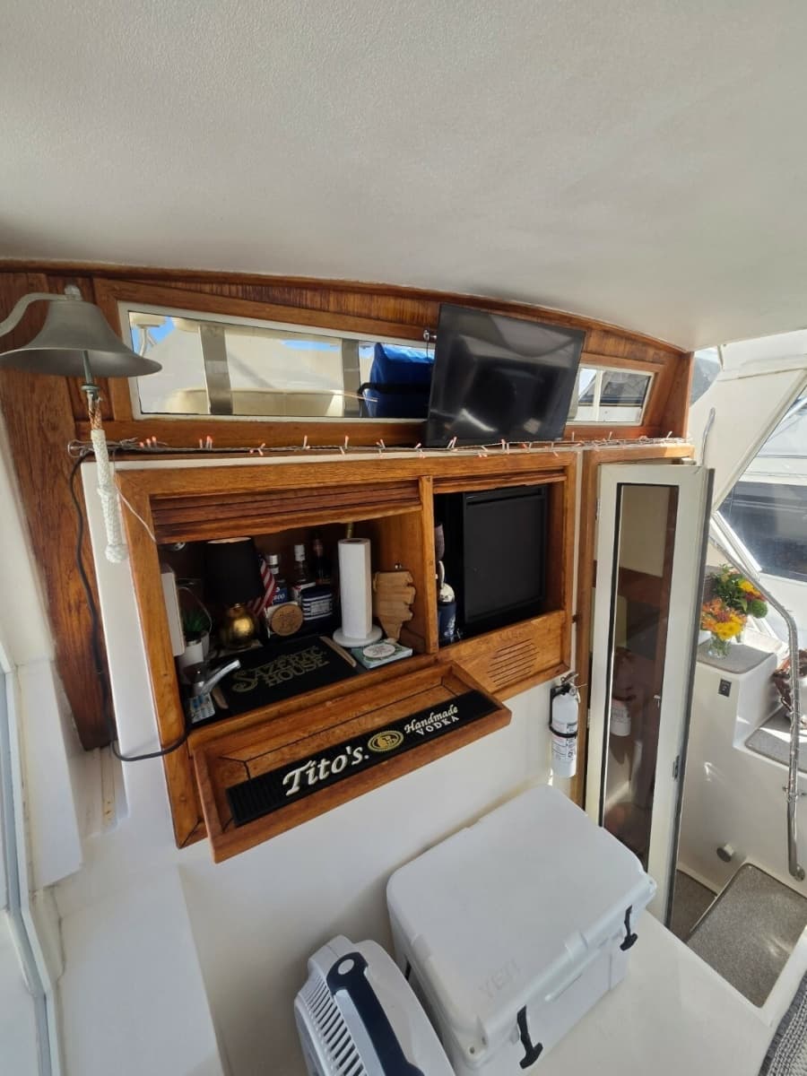 1990 Viking 44 Aft Cabin Motor Yacht - Photo 16