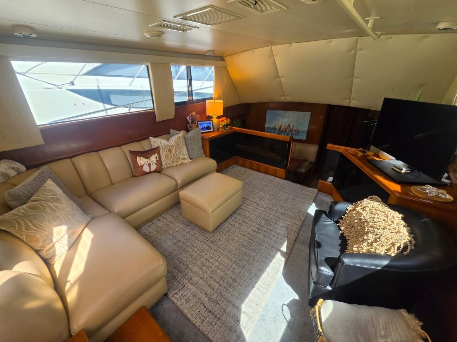 1990 Viking 44 Aft Cabin Motor Yacht - Photo 9