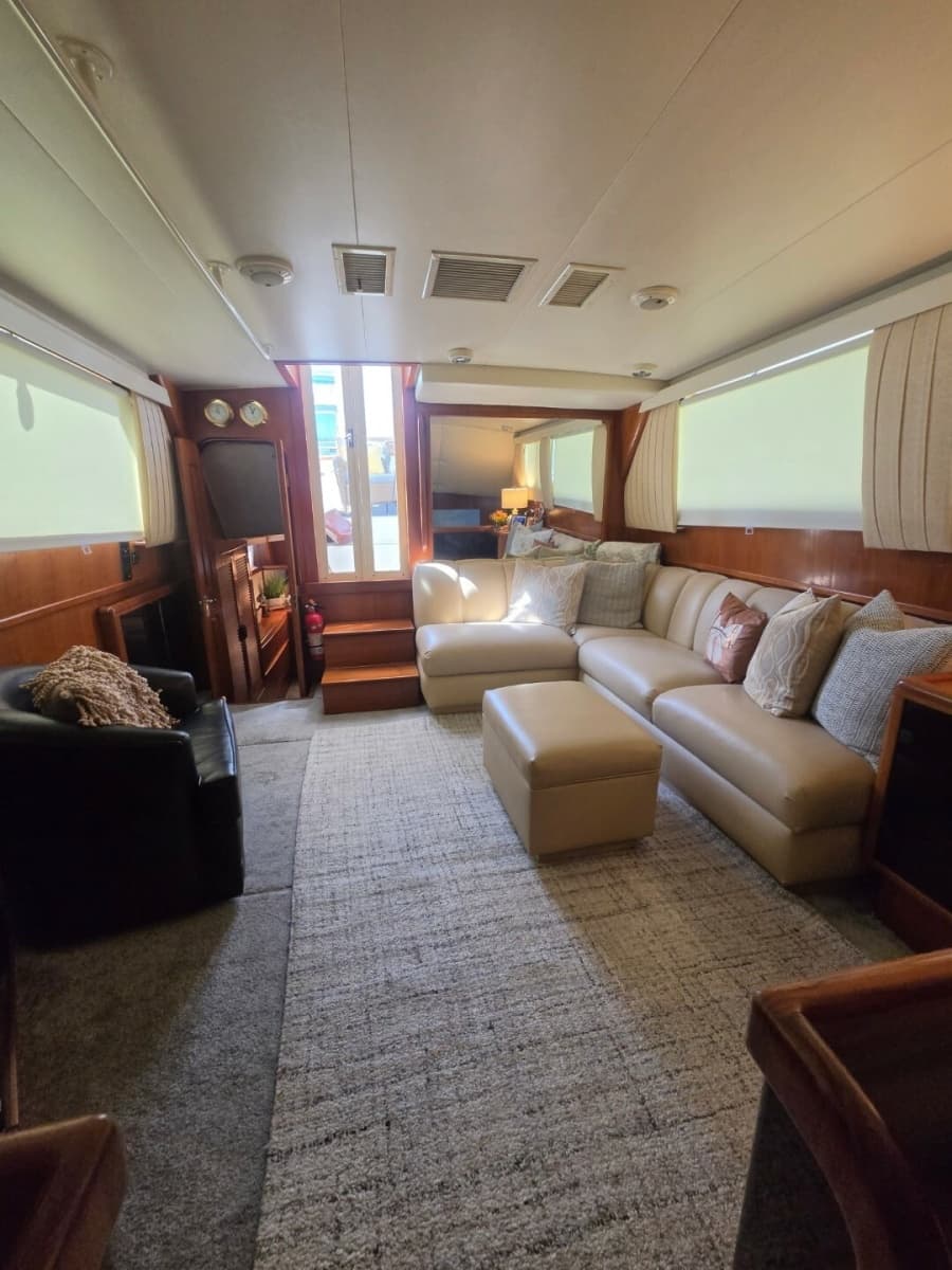 1990 Viking 44 Aft Cabin Motor Yacht - Photo 10