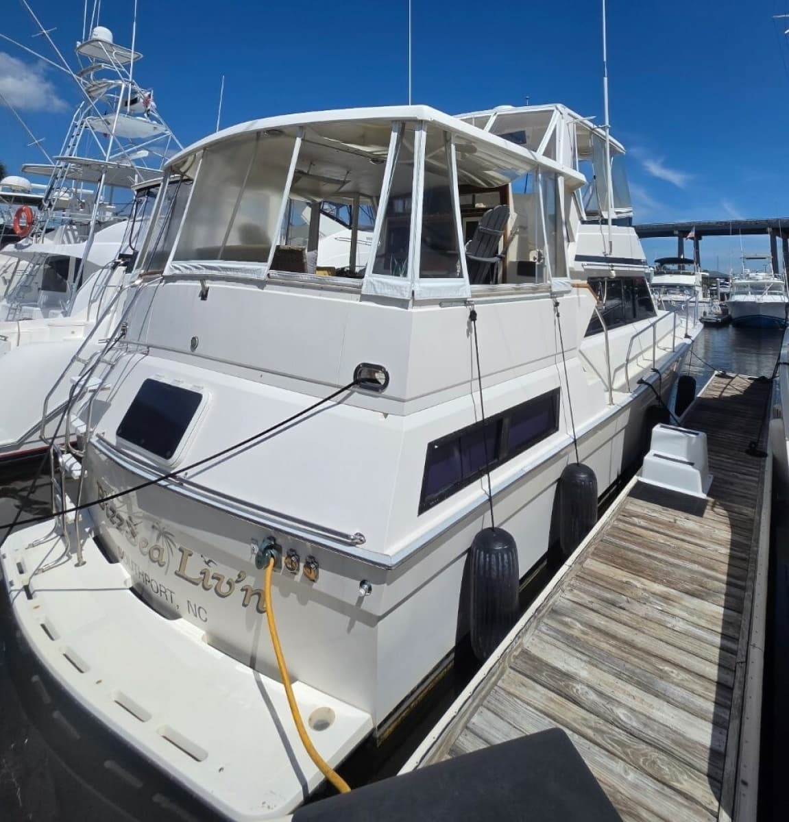 1990 Viking 44 Aft Cabin Motor Yacht - Photo 7