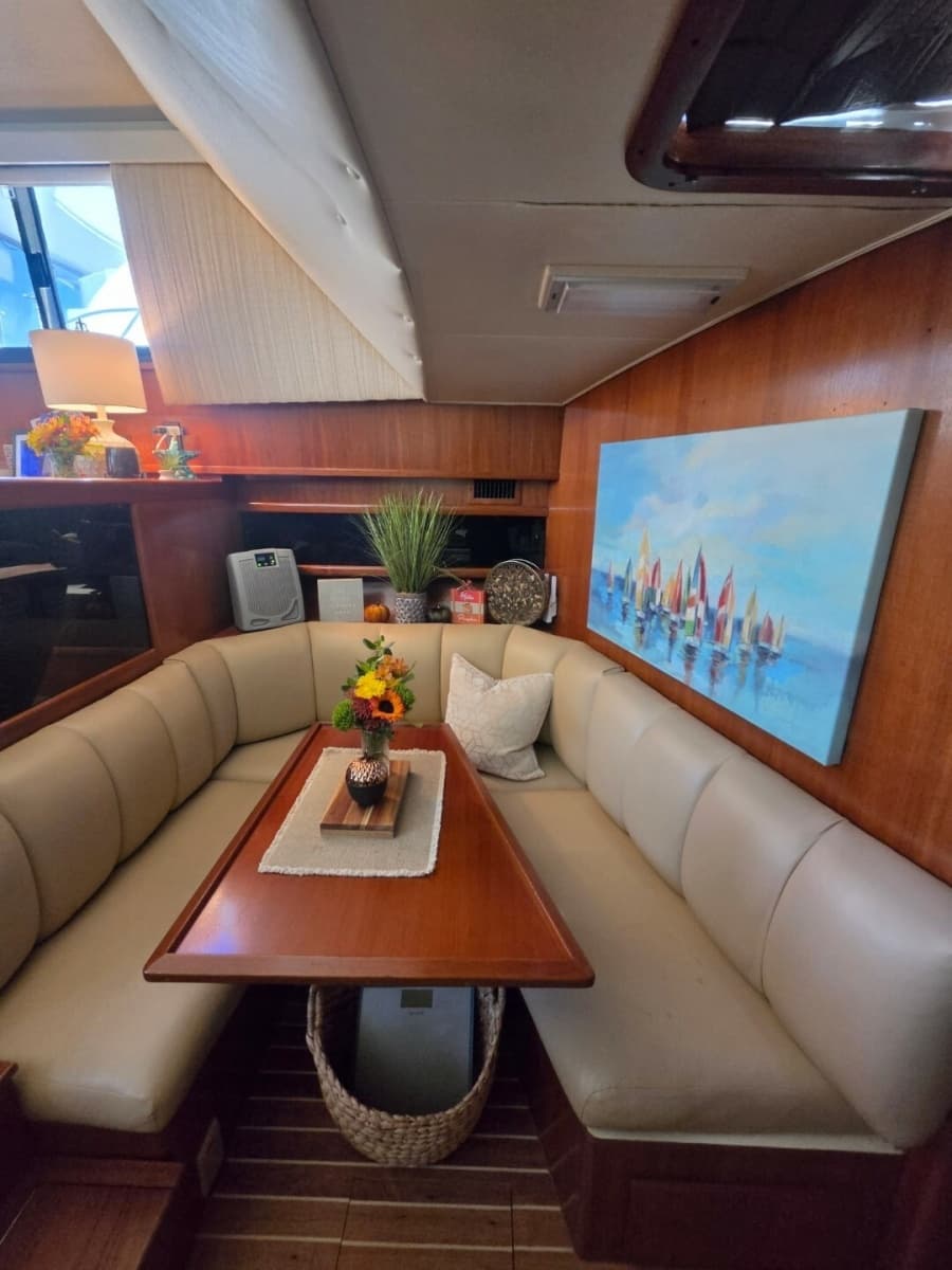 1990 Viking 44 Aft Cabin Motor Yacht - Photo 11