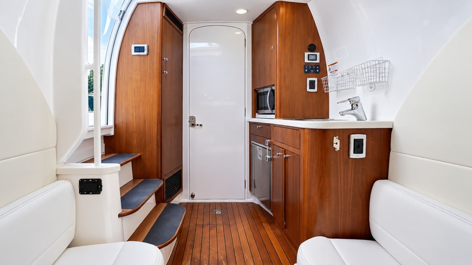 2019 Intrepid 40 PANACEA - Photo 6