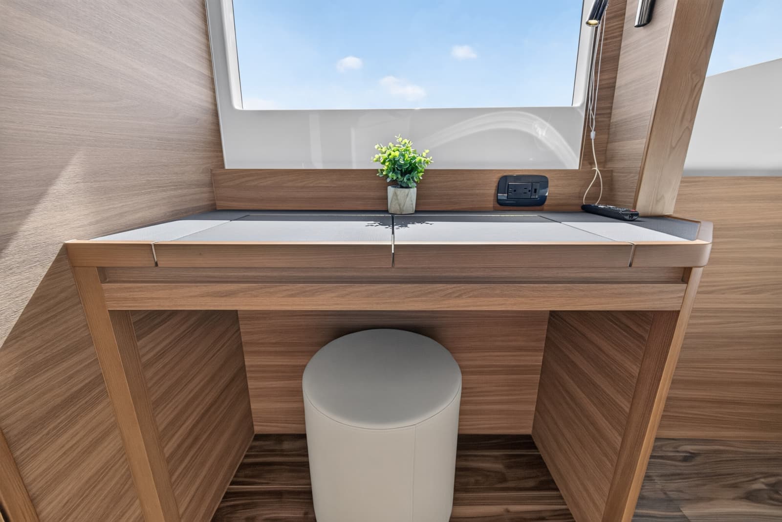 2025 Aquila 54 YACHT - Photo 32