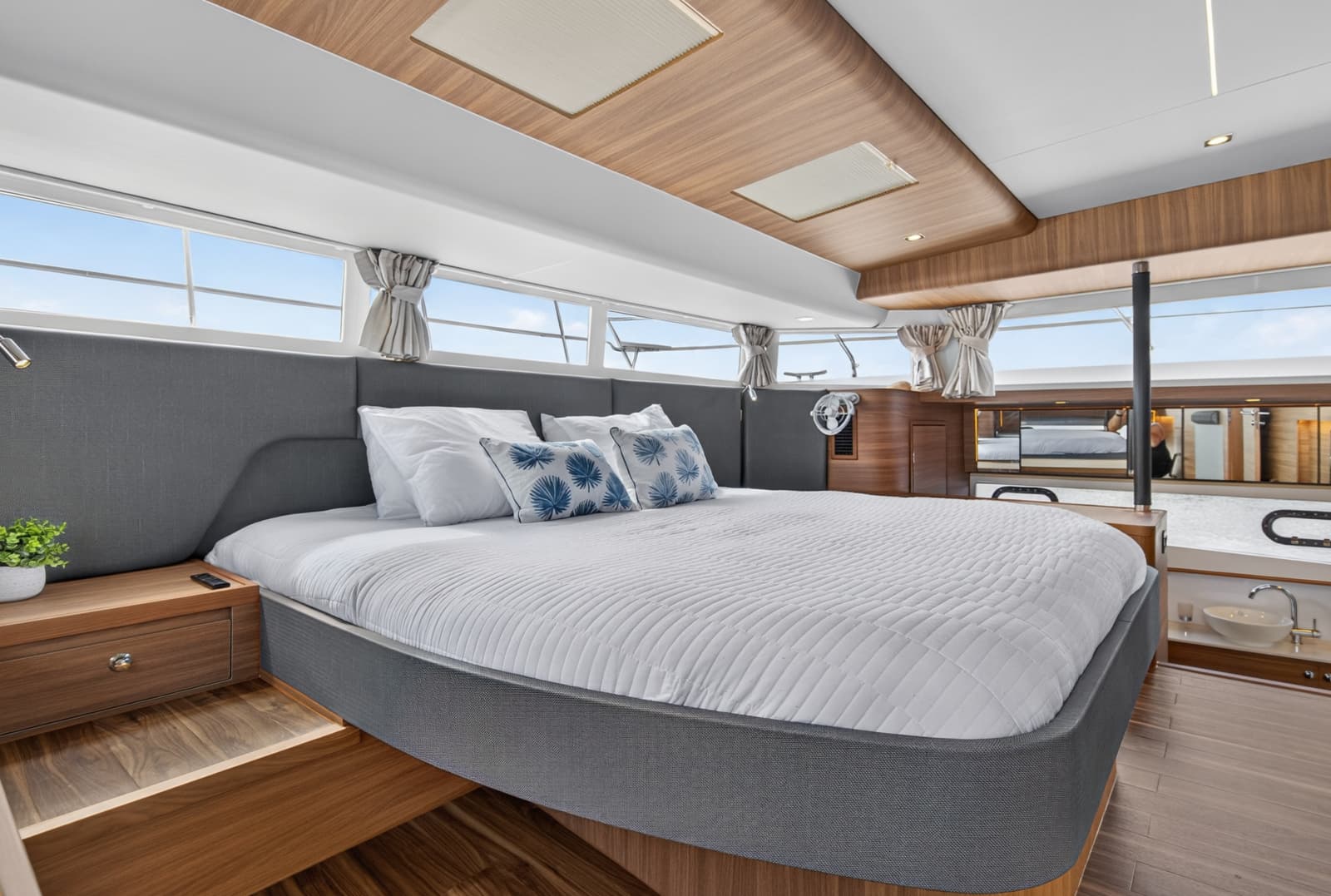 2025 Aquila 54 YACHT - Photo 52