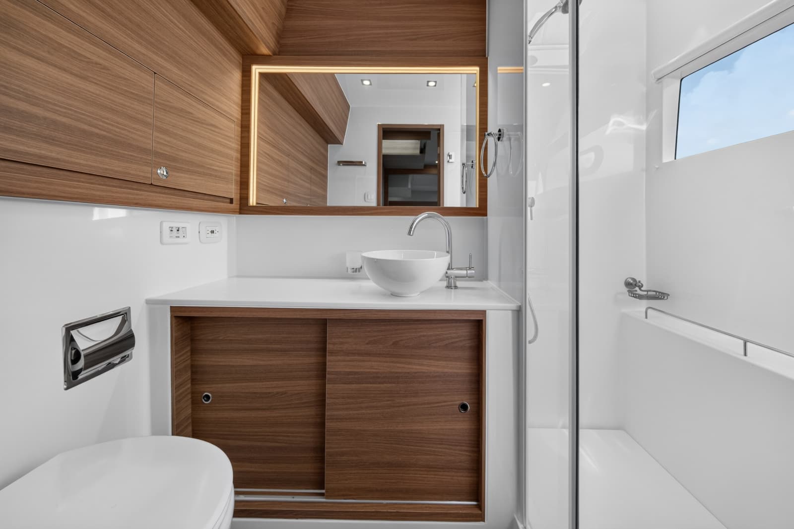 2025 Aquila 54 YACHT - Photo 45