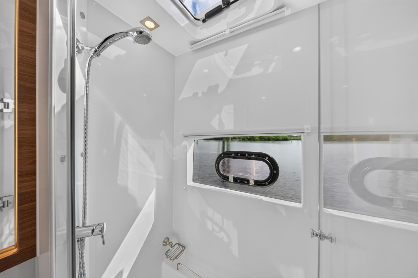 2025 Aquila 54 YACHT - Photo 36