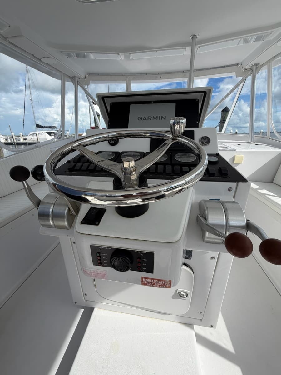1998 Luhrs 40 Open - Photo 11