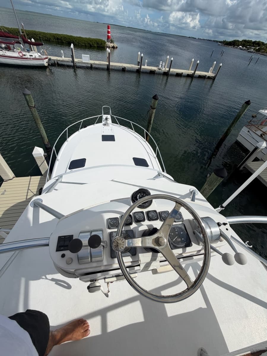 1998 Luhrs 40 Open - Photo 38