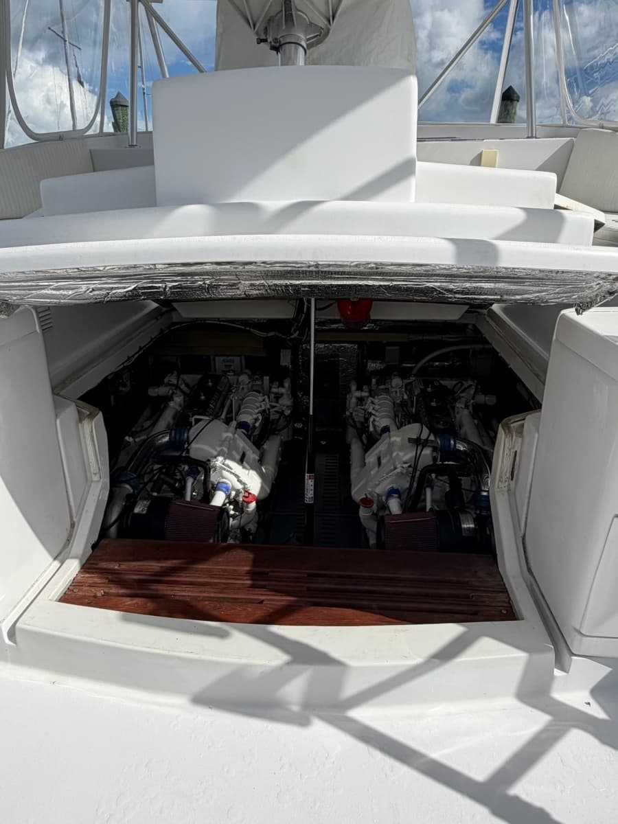 1998 Luhrs 40 Open - Photo 29