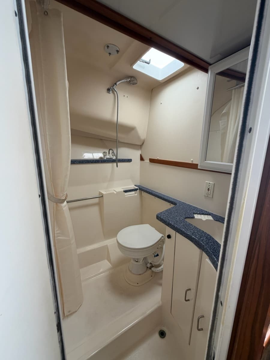 1998 Luhrs 40 Open - Photo 23