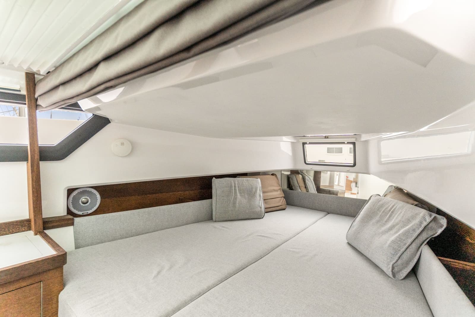 2019 Axopar 37 Cabin - Photo 14