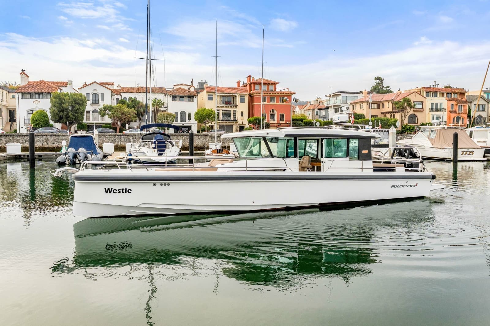 2019 Axopar 37 Cabin - Photo 1