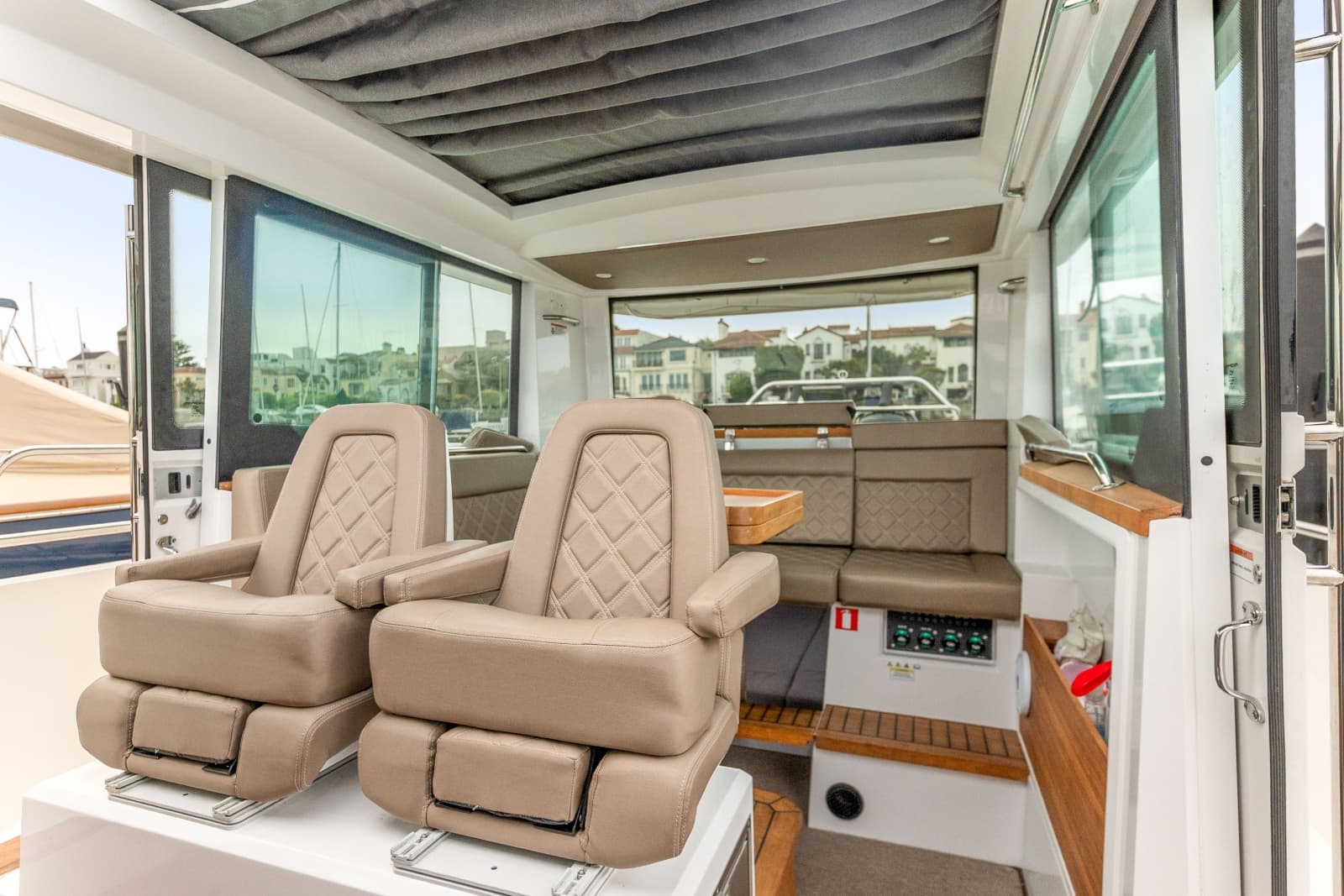 2019 Axopar 37 Cabin - Photo 4