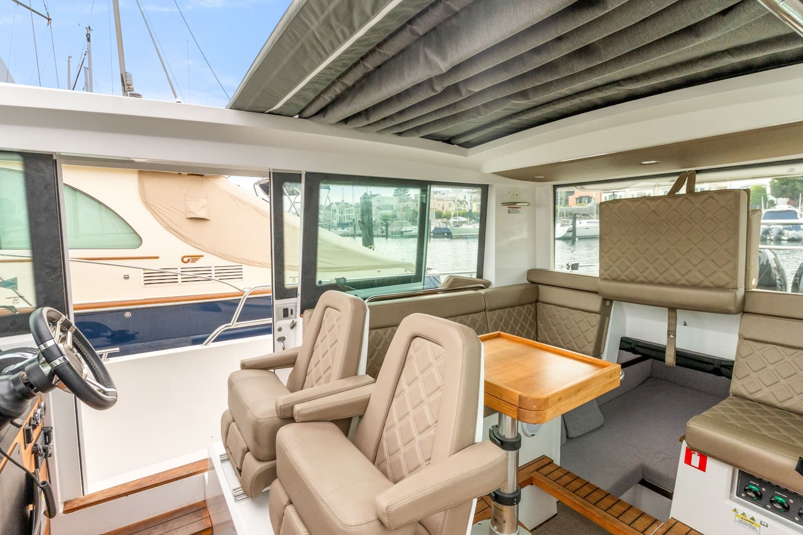 2019 Axopar 37 Cabin - Photo 5