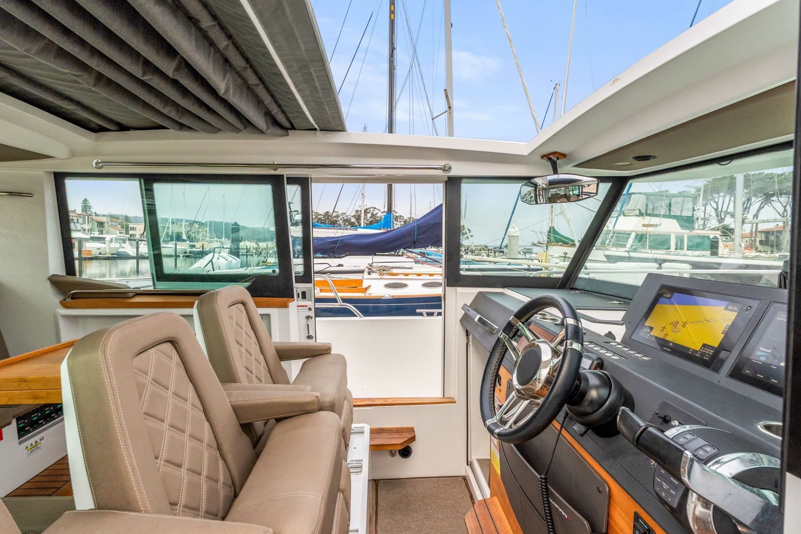 2019 Axopar 37 Cabin - Photo 7
