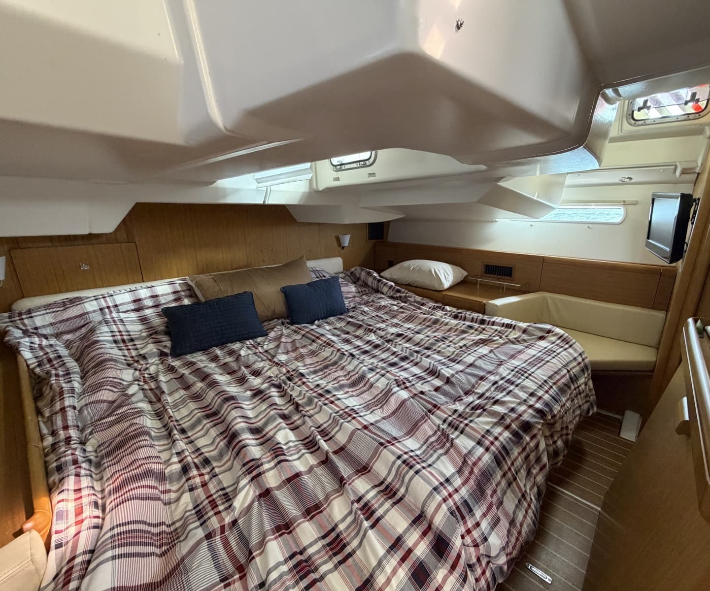 2010 Jeanneau Sun Odyssey 42 DS - Photo 15
