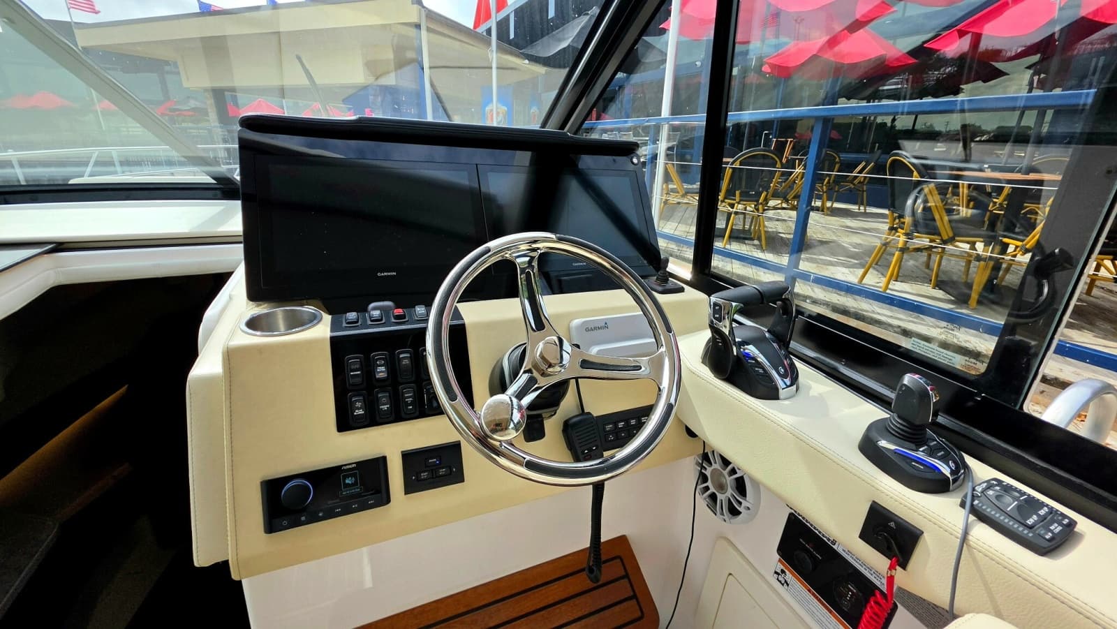 2023 Regal 36 XO - Photo 4