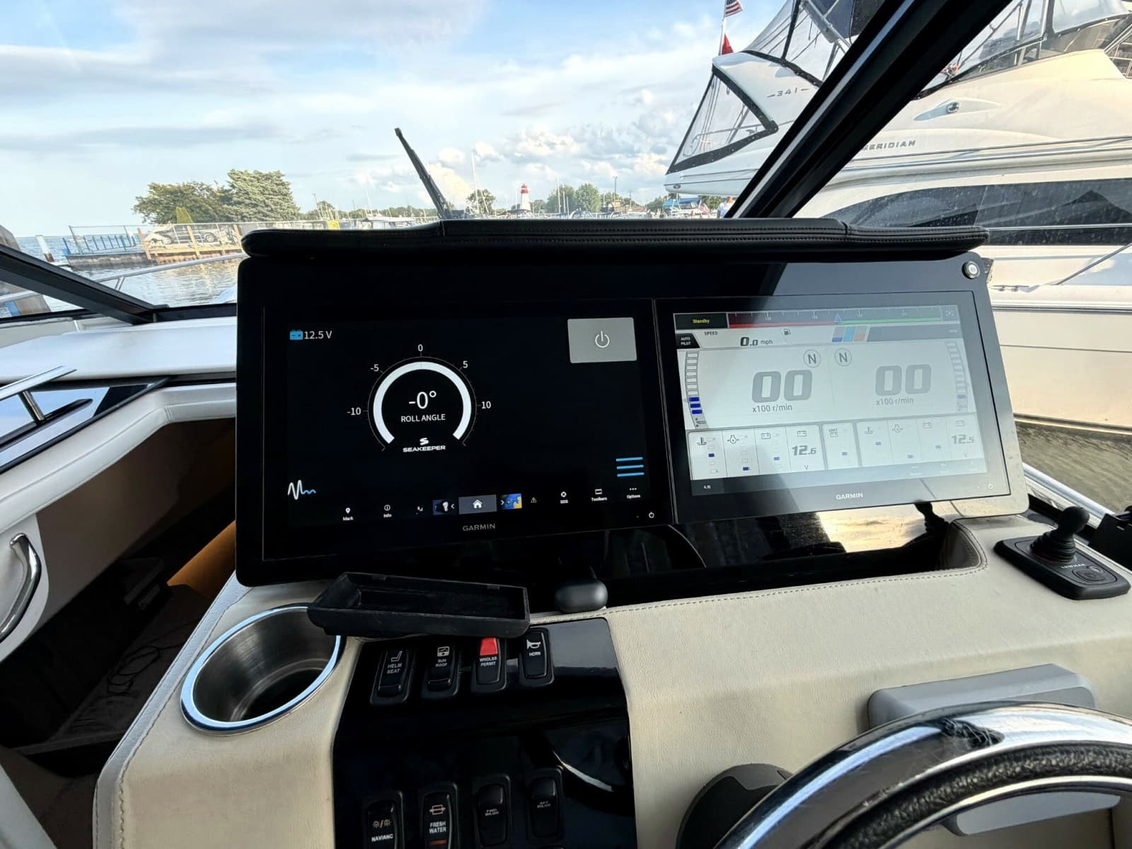 2023 Regal 36 XO - Photo 18